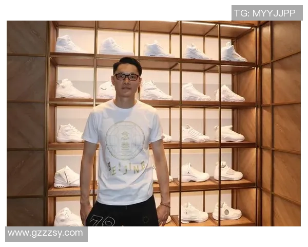 足球球星逛潮牌店精挑细选展现场外独特穿衣风格